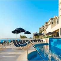 Alberca frente al mar